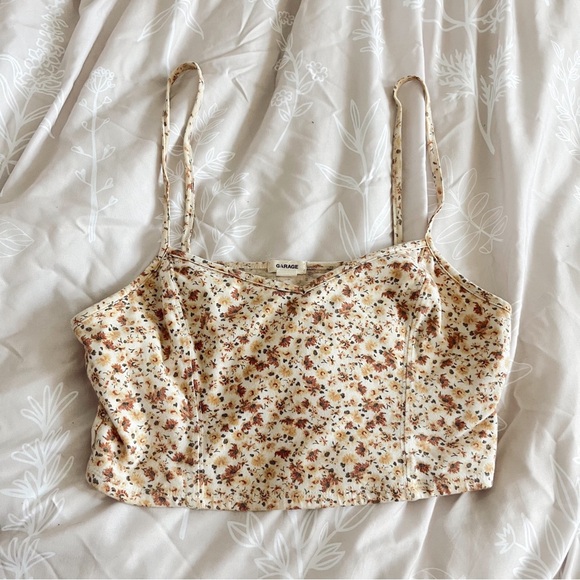 Garage Tops - garage yellow floral crop tank top 🌼
